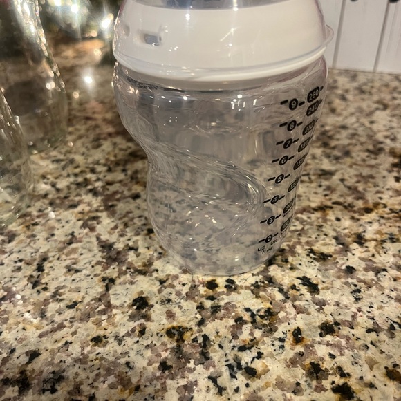 Tommee tippee baby bottles - set of 2 - Picture 2 of 2